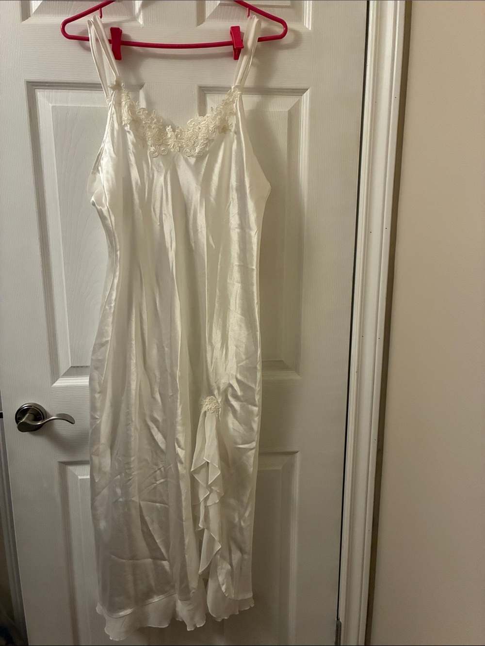 Women’s Linea Donatello ivory wrap robe with matching chemise/gown.Size l & l/xl